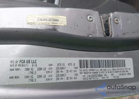 2016 Jeep Compass High Altitude Edition z USA, uszkodzony, nr VIN 1C4NJDEB7GD768694